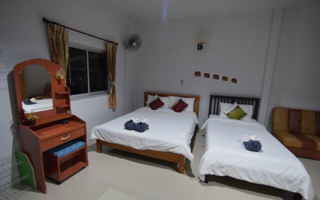 Pinthong Resort - Adults Only