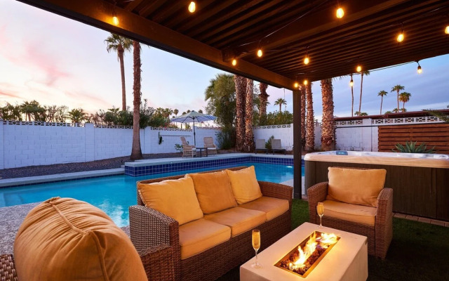 Desert Rose-hot Tub-pool Heat Avail-fire Pit-golf!
