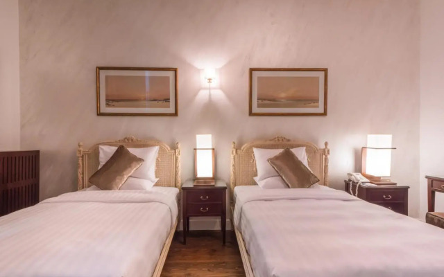 1920s Boutique Hotel and Restaurants