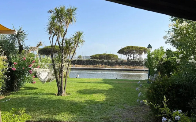Lovely Holiday Apartment by the sea in Grimaud