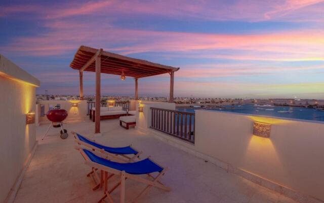 Sunny 2 Bedroom + Private Roof Terrace Lagoon View