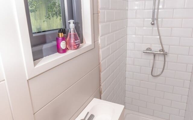 Sunset Cabins at The Oaks Woodland Retreat