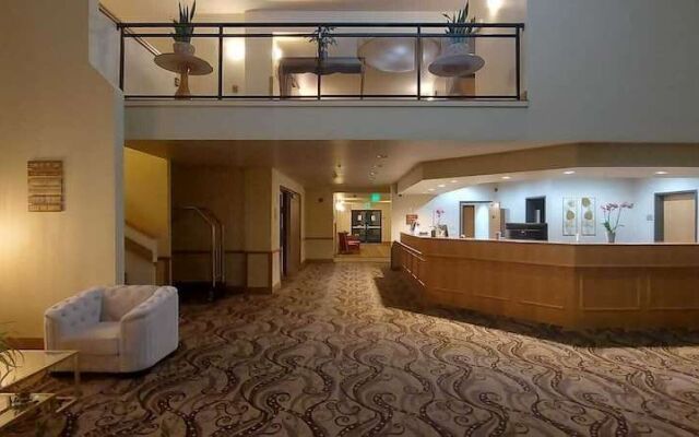 Pacific Sunrise Inn & Suites