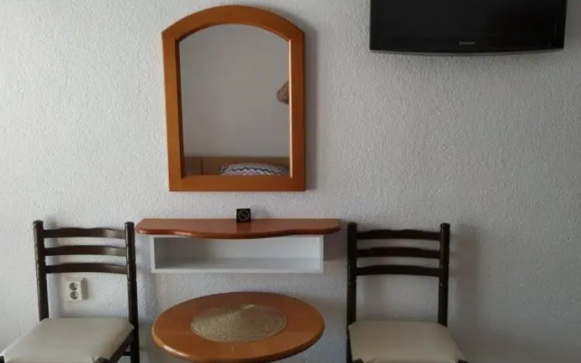 Vila Mostrovi