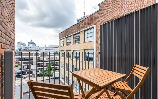 Stylish 3 Bedroom Flat With Balcony Shoreditch