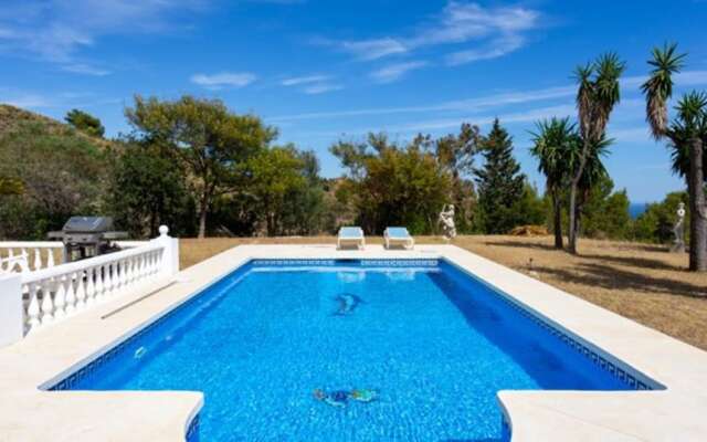 Villa - 4 Bedrooms with Pool, WiFi and Sea views - 107886