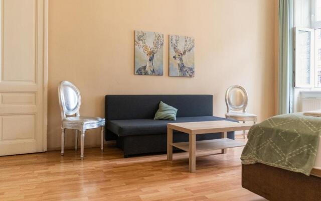 Spacy 2BR Apt. Ideal For Longstays