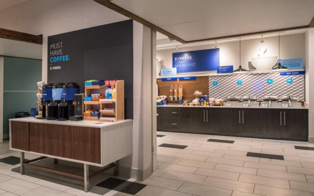 Holiday Inn Express & Suites Farmville by IHG