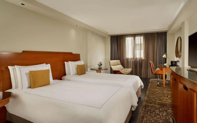 Отель The Cura Kensington