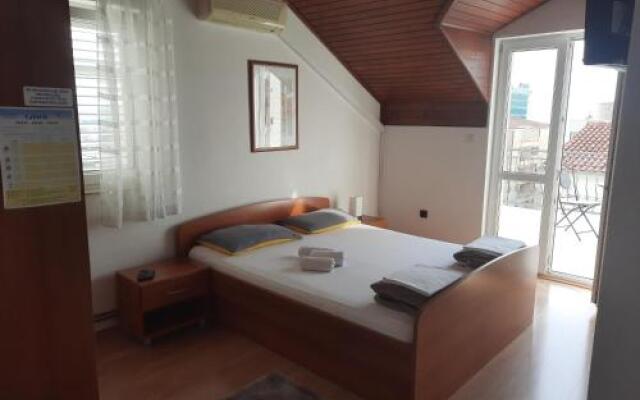 Apartments Rose Loboja