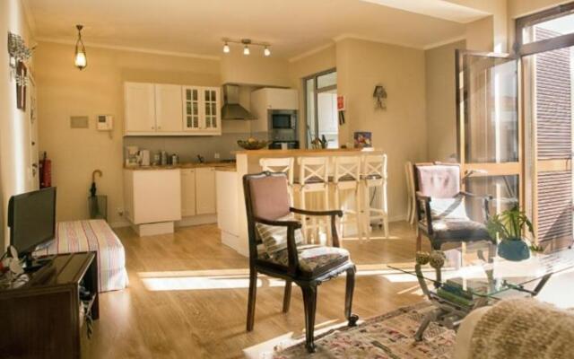 Central Funchal Apartment - GARDEN - Free Parking & AC