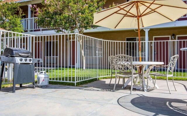 Clarion Inn Near China Lake Naval Station