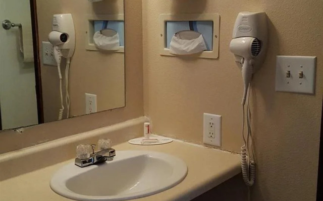 Econo Lodge Grand Forks