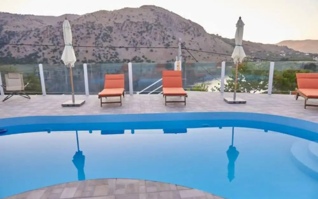 Stunning Lake Kournas Retreat 2 New Private Pool
