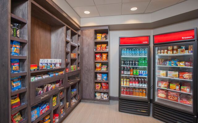 Hampton Inn & Suites LAX El Segundo