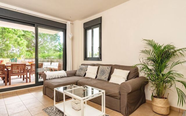 Ground Floor Terrace Apartment in Alamar Ref 31