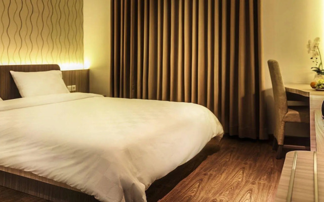 M Premiere Hotel