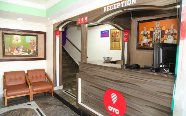 OYO 8828 Holidays Dollars Grand