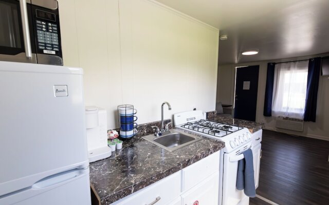 Anchor Bay Inn and Suites