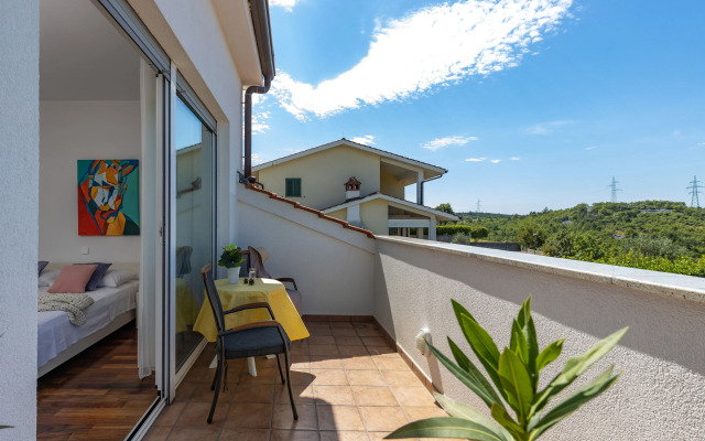 Terra Magica Deluxe Apartment OR Room with Private Parking, Terrace and Sea View