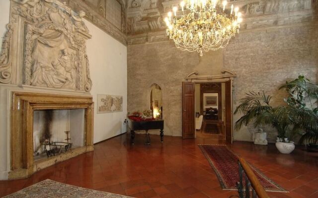 Palazzo Arrivabene B&B