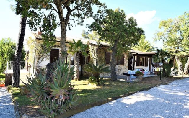 Belvilla by OYO Villa Alexa