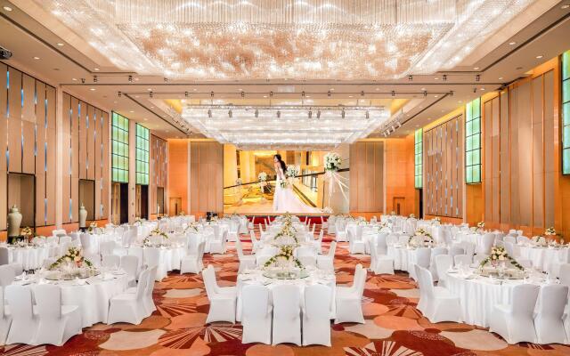 Hilton Guangzhou Baiyun - Free Shuttle for Canton Fair Period, Close to Luhu Golf Club & Leather Market
