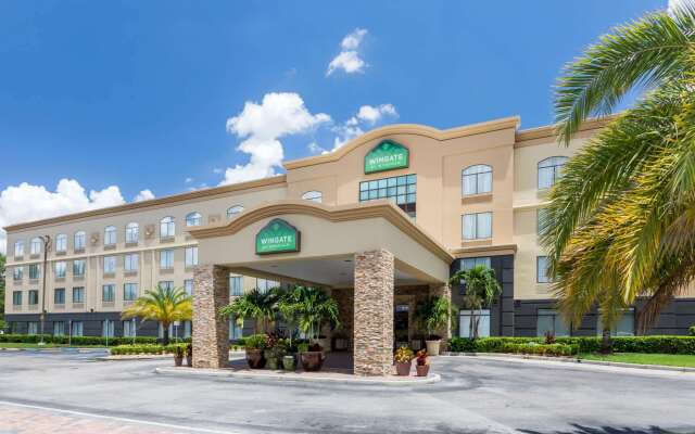 Wingate by Wyndham Convention Ctr Closest Universal Orlando