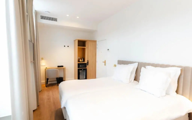 Golden Tree Hotel