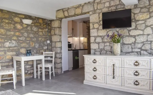 Stone Studio With Sea Views Near the Beach