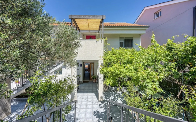 Enolabee Harbour View Apartment