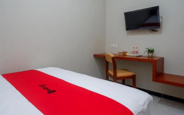 RedDoorz near Kampus UMP Purwokerto 2