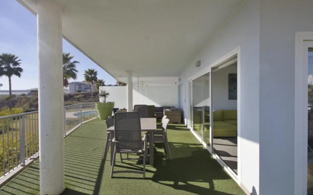 Luxury Apartment With Sea View