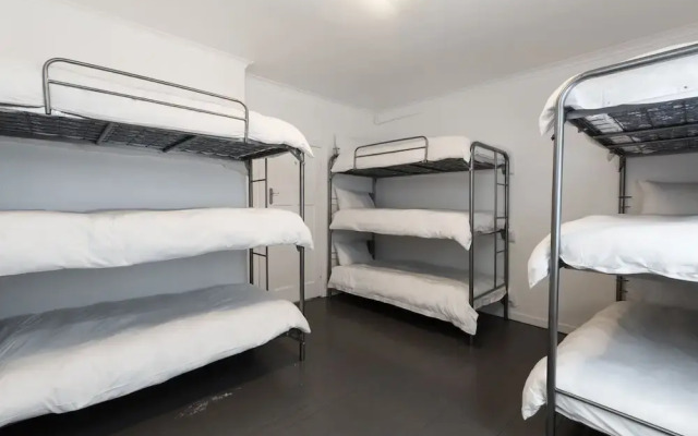DS Backpackers Hostel