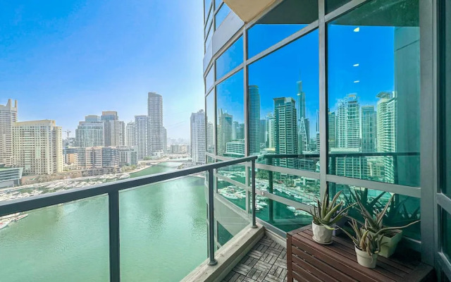 WelHome - Stylish Breathtaking 2BR Apartment in Marina
