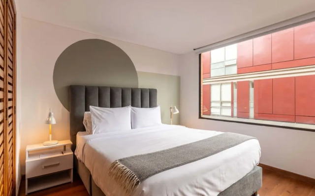 w Upscale 1BR in Cabrera
