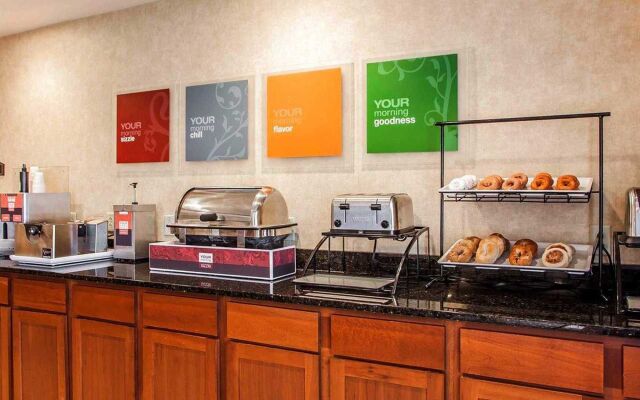 Comfort Inn & Suites Grinnell near I-80