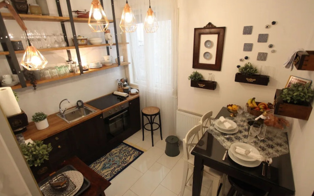 Dfive Apartments - Neo Baroque