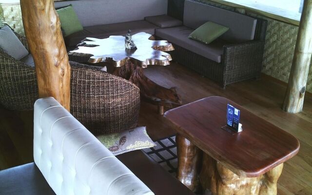 Jjs Backpackers Village
