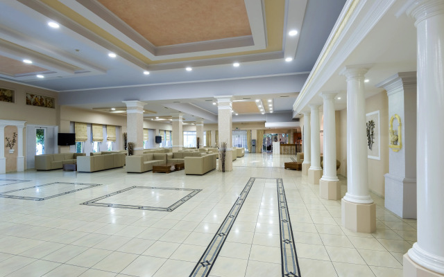 Gaia Royal Hotel
