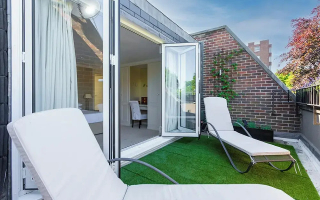 Somerset Square by Onefinestay