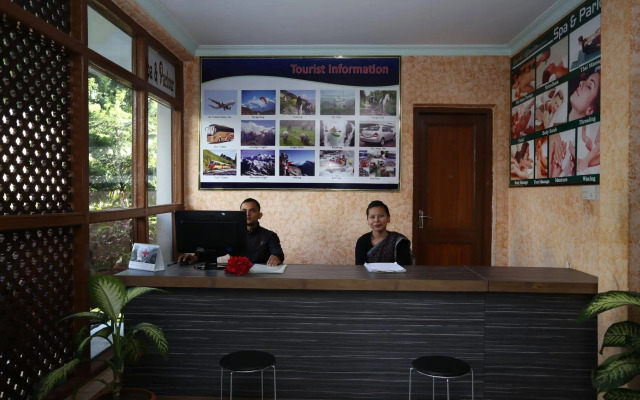 Hotel Peninsula
