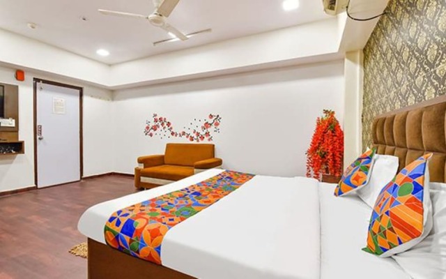 Fabhotel Blue Moon I