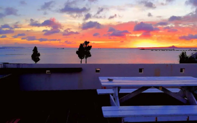 Sea Side House POLEPOLE