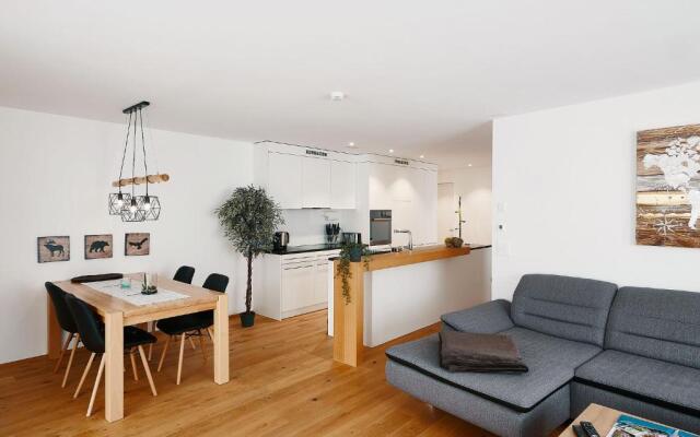 Luxus Neubau 5 min zu Talstation & Caumasee