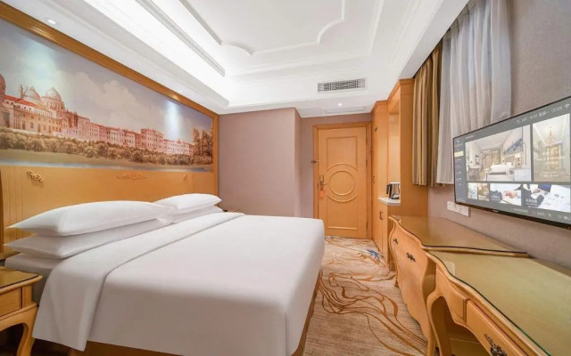Vienna International Hotel Shenzhen Longhua Center