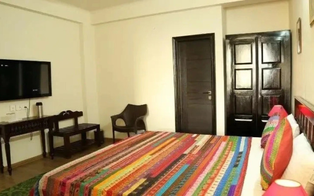 Saket Inn