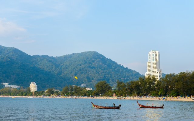 Seaview Patong Hotel