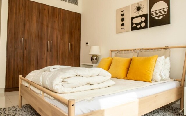 Spacious One-bedroom Apartment at Al-jaddaf