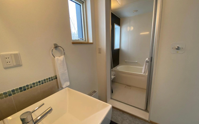 Yuki Kawa – Bathroom – Niseko
